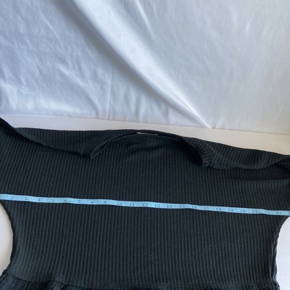 Altar’d State Black Short Ruffled Pullover Top Size XS (Oversized) - Picture 9 of 13